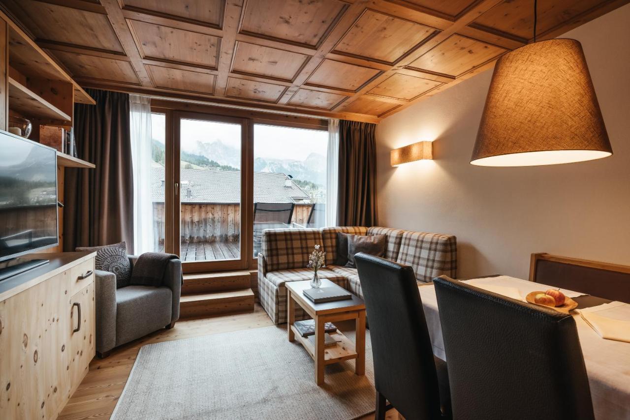 Lagacio Hotel Mountain Residence San Cassiano  Exterior photo
