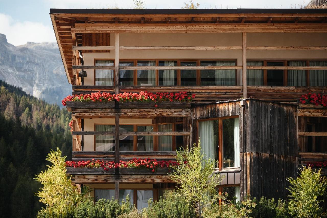 Lagacio Hotel Mountain Residence San Cassiano  Exterior photo
